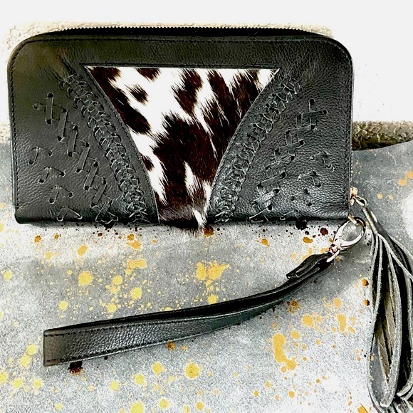 NWOT Genuine Cowhide Leather Black & White Zip Wallet/Wristlet - Picture 3 of 15